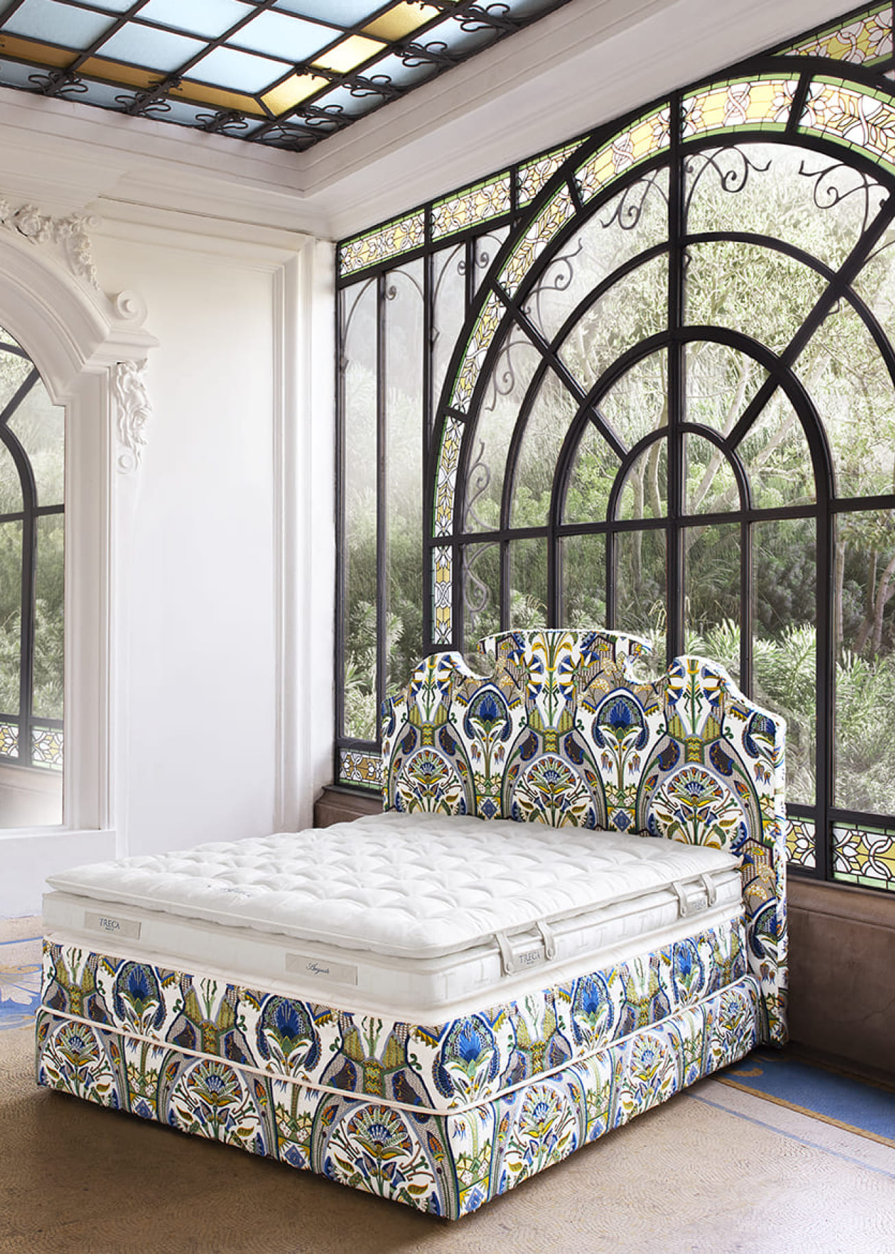 Auguste bed by treca paris